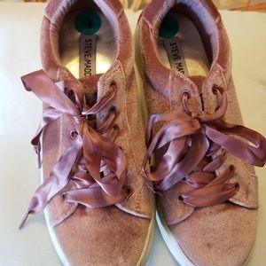 Steve Madden fashion sneaker